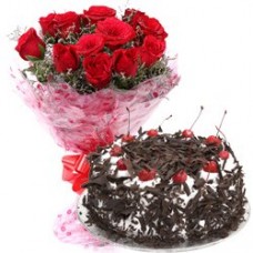 Red Roses with 1/2 Kg Black Forest Cake